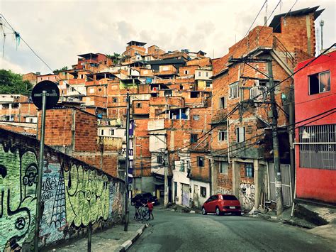 Imagens De Favelas Em 2004 O Fotógrafo Tuca Vieira Capturou A Imagem Da Favela De