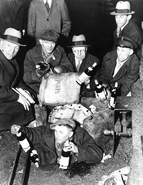 The Prohibition Story In Photos 1920 1933 Flashbak Historical