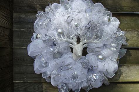 Elegant White Mesh Winter Christmas Wreath White And Silver