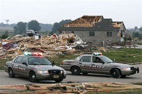 Wisconsin Tornado Photo 1 Pictures Cbs News