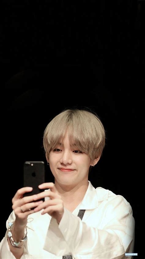 Which phone is used by BTS member V Taehyung? - Quora