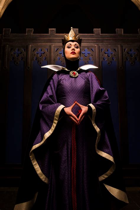 Villain’s Gallery The Wicked Queen From ‘snow White’ Disney Villain Costumes Disney Evil