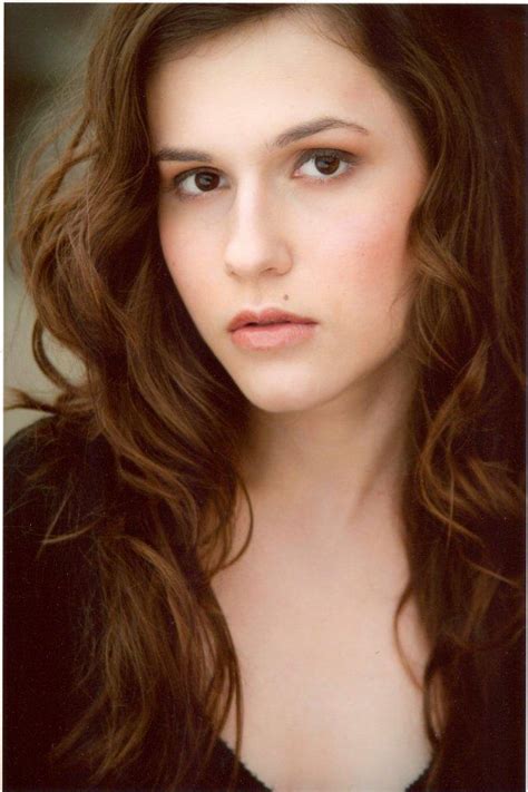 Erin Sanders Profile Biodata Updates And Latest Pictures Fanphobia Celebrities Database