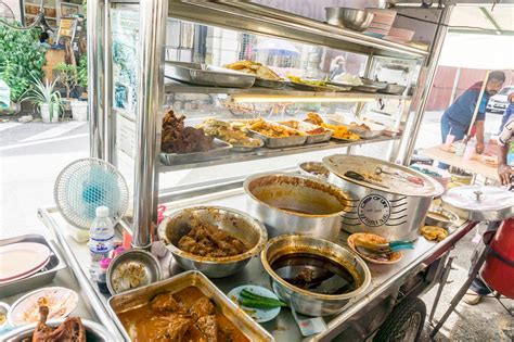 Nasi kandar beratur 98 jalan masjid kapitan keling, george town, georgetown, pulau pinang, penang 10300 right after our disappointing dinner, we hopped onto the car and drove slowly to the next place which opens only at 10pm! Top 5 Best Nasi Kandar In Penang You Need To Try- The Asia ...