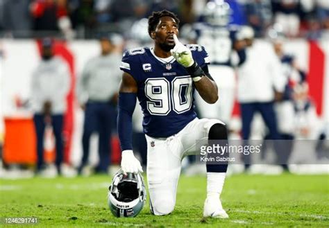 Dallas Cowboys Kneel Photos And Premium High Res Pictures Getty Images