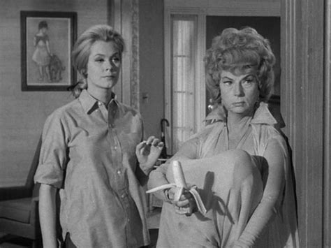 Elizabeth Montgomery And Agnes Moorehead In Bewitched Abc Tv 1965