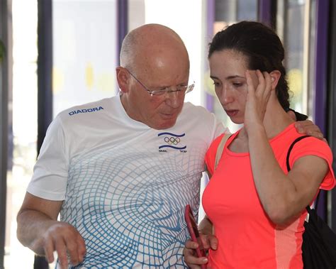 ריבקין היא הישראלית הראשונה שזכתה במדליה באליפות העולם בהתעמלות אמנותית, לאחר זכייתה במדליית ארד בתרגיל החישוק והישראלית הראשונה שזכתה במדליה. "לא ייתכן שבמדינה יהודית דמוקרטית ילד יצטרך לבחור בין שבת ...