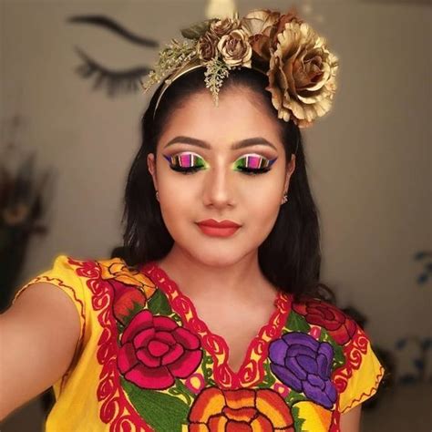 Mexican Sarape Themed Eye Makeup Look Ideas In 2020 Mexican Culture