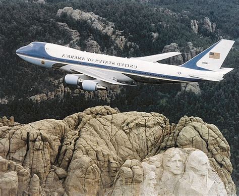 The body of the plane can withstand a nuclear blast. Air Force One | PixCove