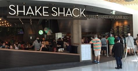 Shake Shack Opens At The Mall Of America Nations Restaurant News