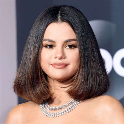 Selena Gomezs Sleek Bob Pretty Hairstyles Celebrity Haircuts Sleek Bob