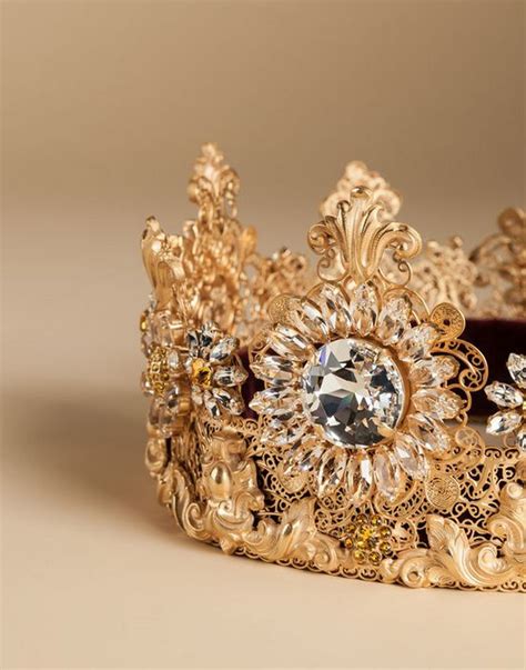 Lavish Dolce And Gabbana Crown Is The Perfect Christmas T