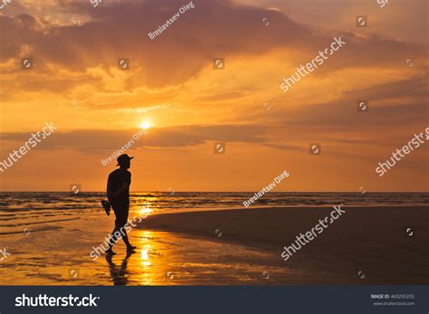 45571 Silhouette Man Walking Sunset Images Stock Photos And Vectors