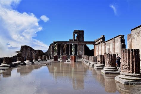 Exploring The Ruins Of Pompeii Italy — Tasting Page