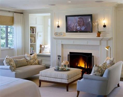 35 Awesome Small Keeping Room Design And Decor With Fireplace Ideas