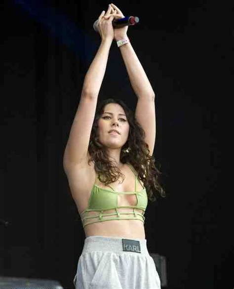 famous holiday youtube eliza doolittle performances with “sexy green top” at the coca cola