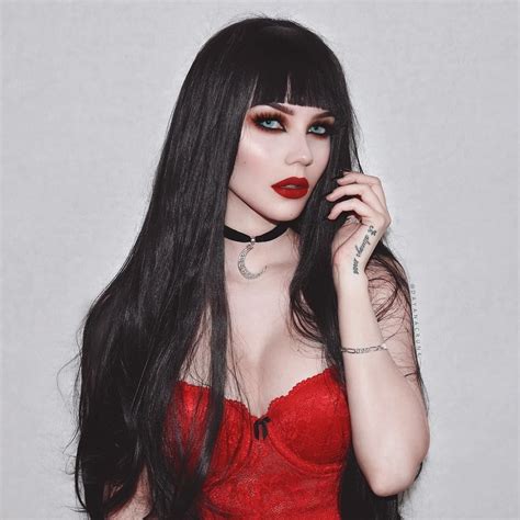 9 733 likes 75 comments dayana crunk 🌙 dayanacrunk on instagram “🖤🌙 wig from uniwigs 20
