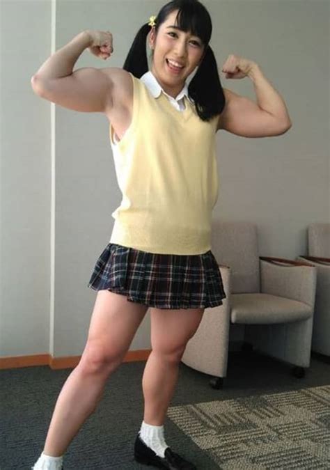 Japanese Muscle Idol’s Chun Li Cosplay Reminds You To Never Skip Leg Day Ladbible