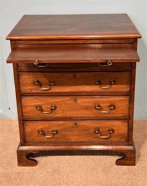 A Georgian Mahogany Small 25 Chest Of Drawers Antiques Atlas
