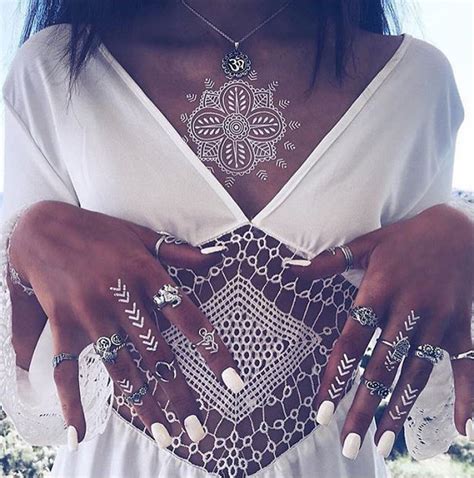 Sold by beauty supplie 4 less and ships from amazon fulfillment. Stunning White Henna-Inspired Tattoos That Look Like ...