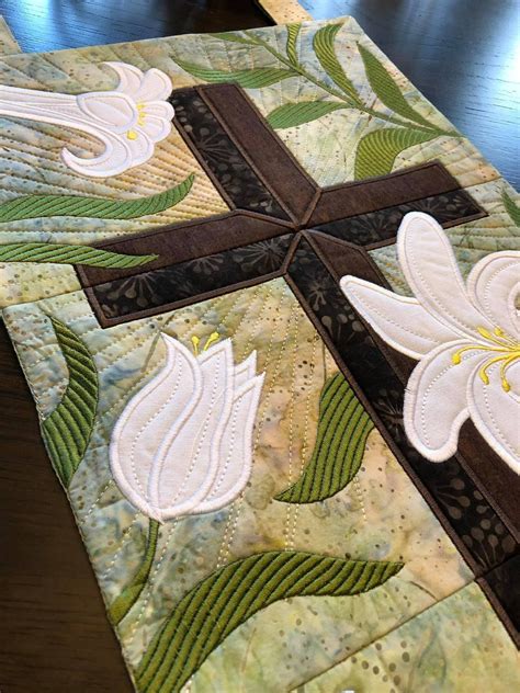 Cross And Easter Lilies Wall Hanging 5x7 6x10 7x12 Cross Quilt