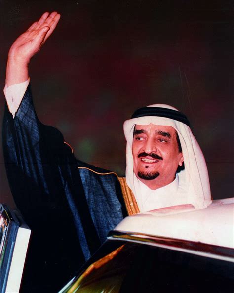 الملك فهد جريدة الرياض عبدالعزيز بن فهد يُصدر كتاباً عن والده