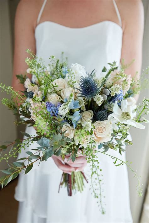 A bouquet made from white roses with some simple greenery as an accent is classy and beautiful. 31 Amazing Spring Wedding Bouquets Ideas You Will Love ...