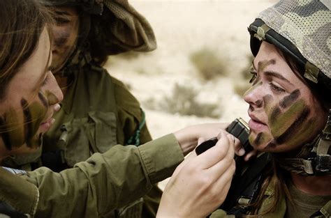 Female Soldiers Apply Camouflage Face Paint May 17 2011 F Flickr