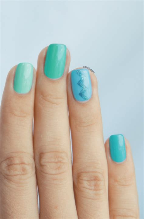 Nail artist madeline poole shows you how to execute seven nail art looks that will get you in the 7 holiday nail art looks that'll really get you in the spirit. 20 Amazing DIY Nail Ideas - Style Motivation