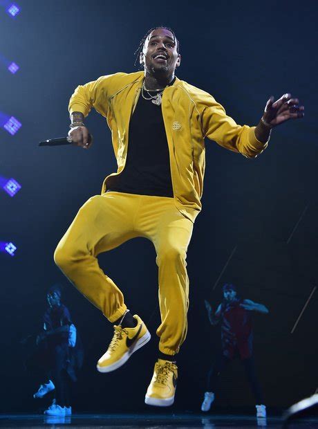 Chris brown height weight body statistics. How Tall Is Chris Brown? - How Tall Are They? The Real ...