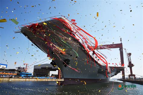 2017年4月26日，中国首艘国产航母下水 中国军网