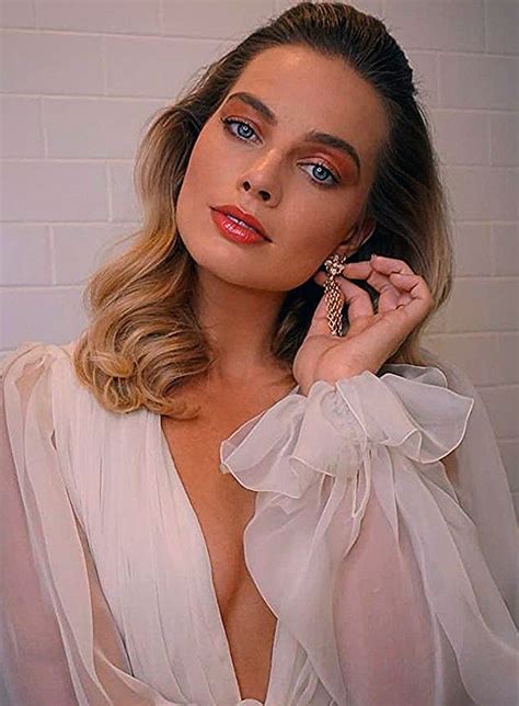 8 Epic Beauty Looks From My Makeup Queen Margot Robbie Margot Robbie