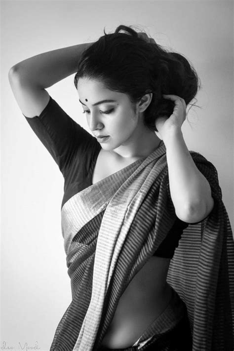 Indian Photoshoot Saree Photoshoot Sari Blouse Sari Dress Fashion Photography Poses