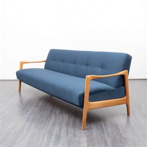 Estos apartamentos modernos, situados en el centro de karlsruhe, a poca distancia a pie del palacio schloß karlsruhe y. sofas 1960s cherrywood sofa, new cover - Karlsruhe in 2020 ...