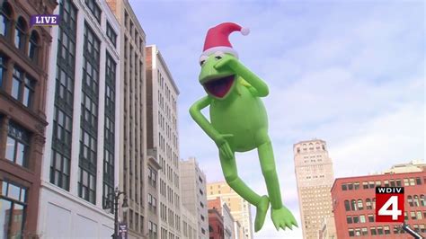 Kermit The Frog Balloon Flies At 2019 Americas Thanksgiving Parade In
