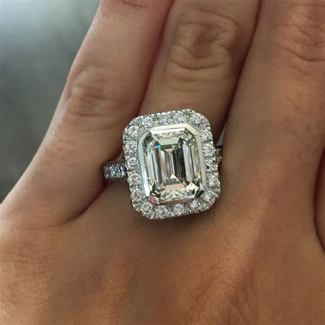 What To Look For In Emerald Cut Engagement Rings