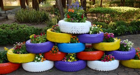 30 Adorable Diy Tire Planter Ideas