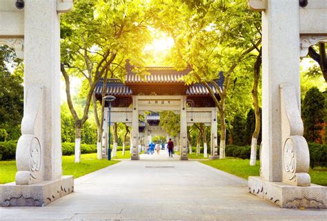 Hangzhou China Stock Image Image Of Archway Lakefront 51094235