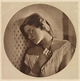 Ellen Terry at the age of sixteen, 1864 – costume cocktail