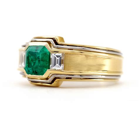 Mens Emerald Ring In 18 Karat Gold With Diamonds In Architectural