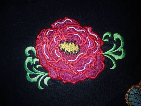 Big Flower Machine Embroidery Design Fill Stitch In Sizes 4x4 5x7