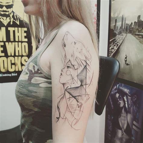 Edgy Geometrische Tattoos Um Stil Zu Ihrem Aussehen Hinzuzufügen