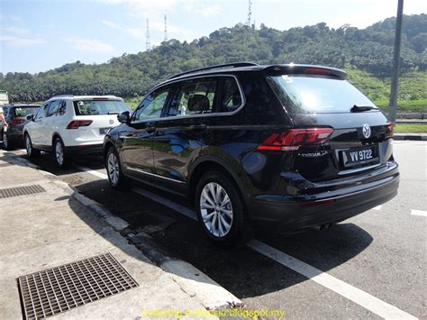 It is available in 5 colors, 1 variants, 1 engine, and 1 transmissions option: Motoring-Malaysia: TEST DRIVE: 2017 VOLKSWAGEN TIGUAN 1.4 ...