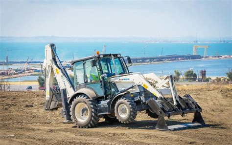 Арендовать Экскаватор погрузчик Terex Tlb 825 — цена аренды и услуг