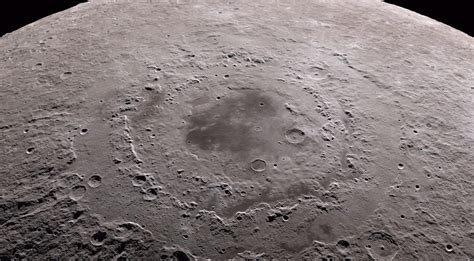 Nasa Posts Stunning 4k Tour Of The Moon Laptrinhx