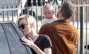 Spotted: Scarlett Johansson da un paseo con su hija de cuatro meses ...