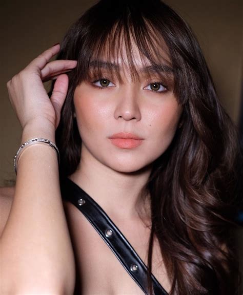 Kathryn Bernardo 🌟 Kathryn Bernardo Hairstyle Filipina Beauty Kathryn Bernardo Photoshoot