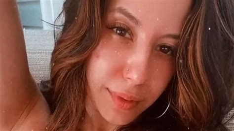 Teen Mom Star Vee Rivera Shows Off Her Curves As She Poses In A Tiny Orange Bikini In A New