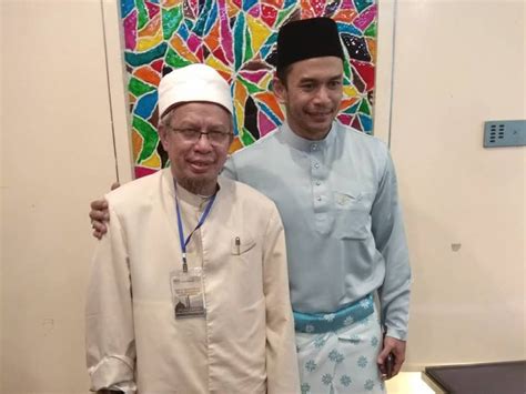 Sementara itu, pejabat mufti wilayah persekutuan ketika dihubungi sedia maklum berhubung isu yang hangat diperkatakan membabitkan usahawan kosmetik itu. Pejabat Mufti Wilayah Persekutuan - Majlis Cerapan Hilal ...