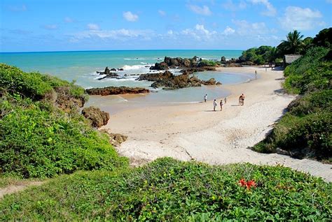 Tambaba é praia naturista do Brasil mais conhecida no exterior